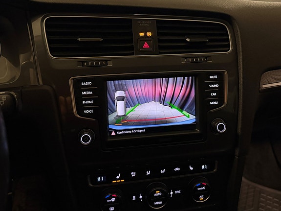 Volkswagen Golf Alltrack 24 of 30