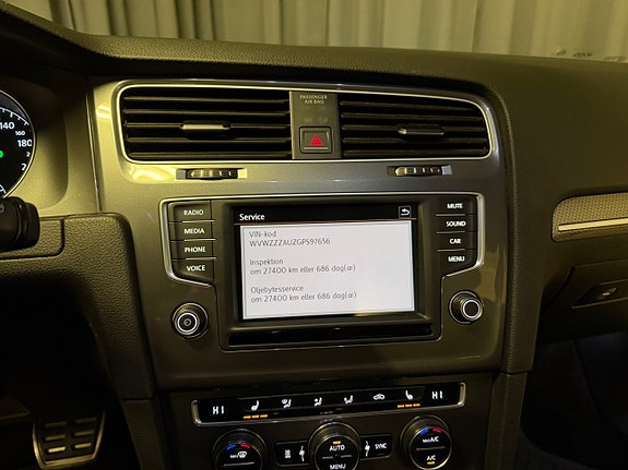 Volkswagen Golf Alltrack 21 of 30
