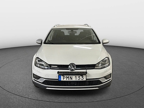 Volkswagen Golf Alltrack 8 of 30