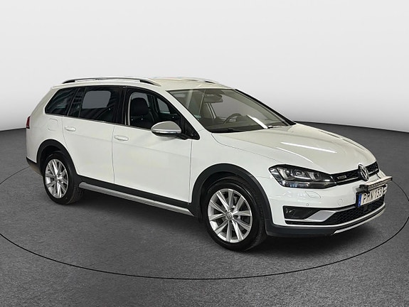 Volkswagen Golf Alltrack 7 of 30