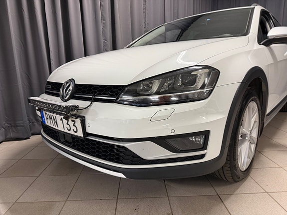 Volkswagen Golf Alltrack 27 of 30