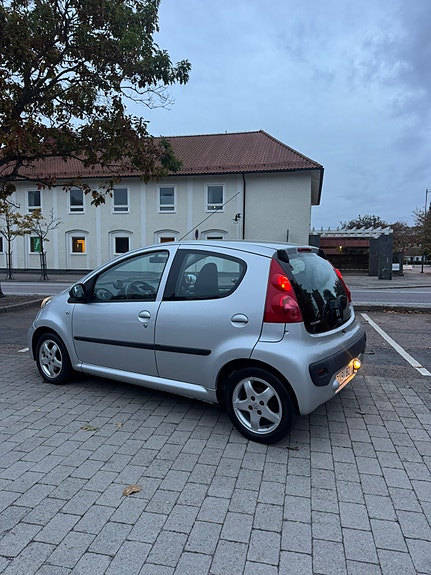 Peugeot 107 5 of 8