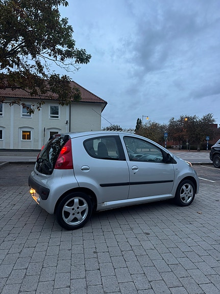 Peugeot 107 4 of 8