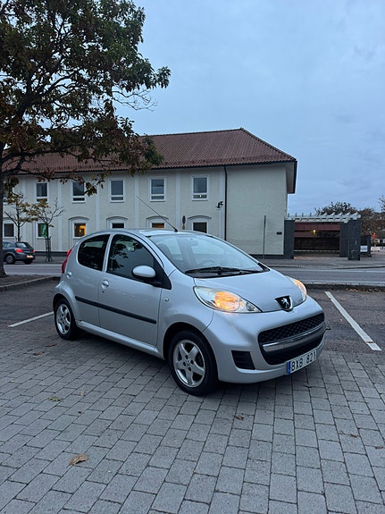 Peugeot 107 2 of 8