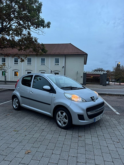 Peugeot 107 3 of 8