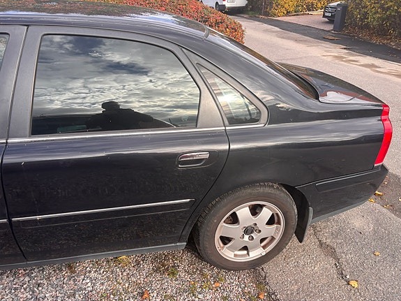 Volvo S80 3 of 4