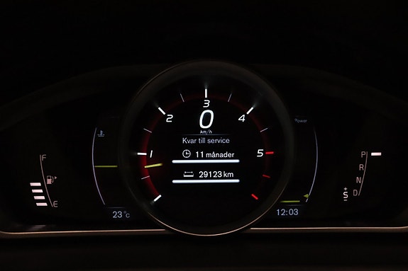 Volvo V40 Cross Country 20 of 24