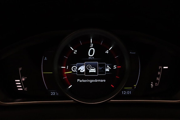 Volvo V40 Cross Country 19 of 24