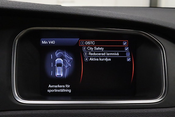 Volvo V40 Cross Country 18 of 24