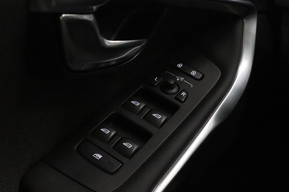 Volvo V40 Cross Country 16 of 24