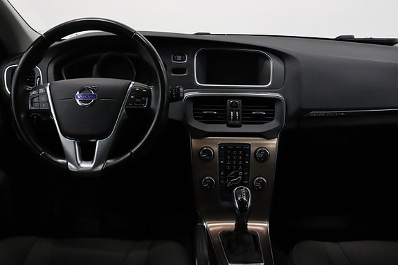 Volvo V40 Cross Country 11 of 24