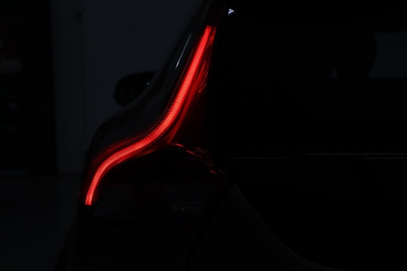 Volvo V40 Cross Country 9 of 24