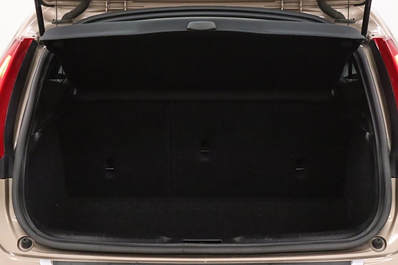 Volvo V40 Cross Country 24 of 24