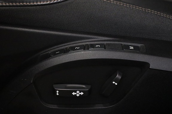 Volvo V40 Cross Country 15 of 24