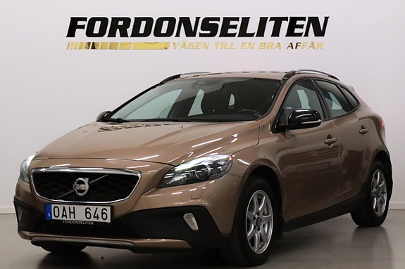 Volvo V40 Cross Country 3 of 24