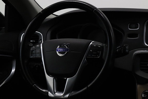 Volvo V40 Cross Country 14 of 24