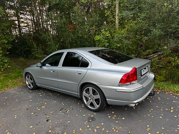 Volvo S60 2 of 16