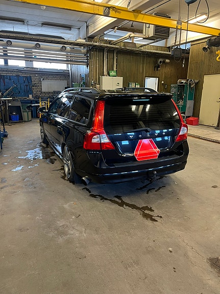 Volvo V70 3 of 8