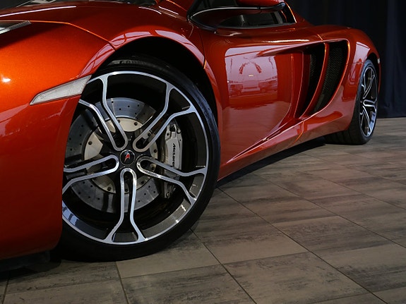 McLaren MP4-12C 8 of 25