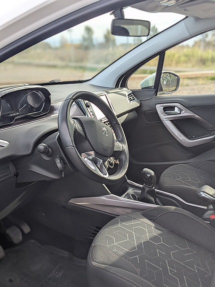 Peugeot 2008 8 of 11