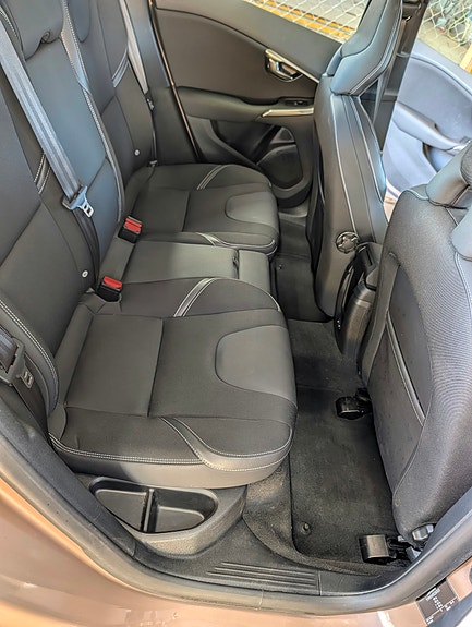 Volvo V40 8 of 9