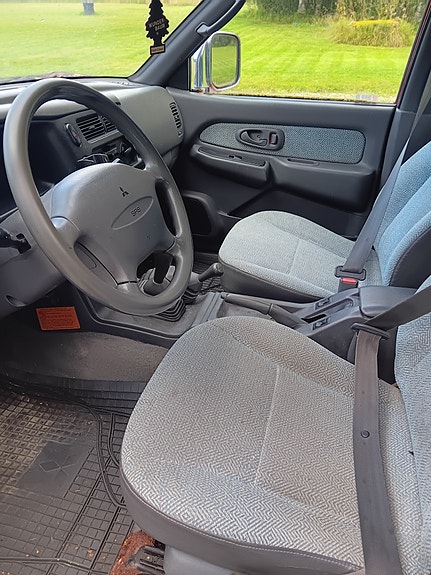 Mitsubishi L200 7 of 12