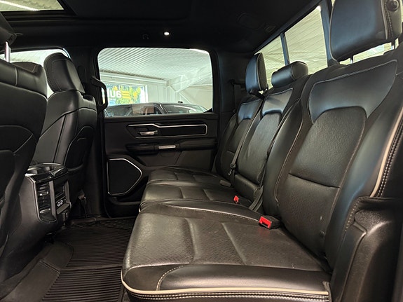 Dodge RAM 1500 7 of 17