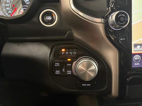 Dodge RAM 1500 14 of 17