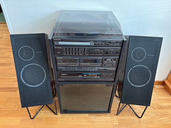 Stereopaket med spelare för CD, vinyl, kassett och radio