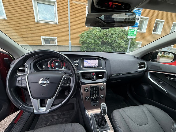 Volvo V40 Cross Country 10 of 14