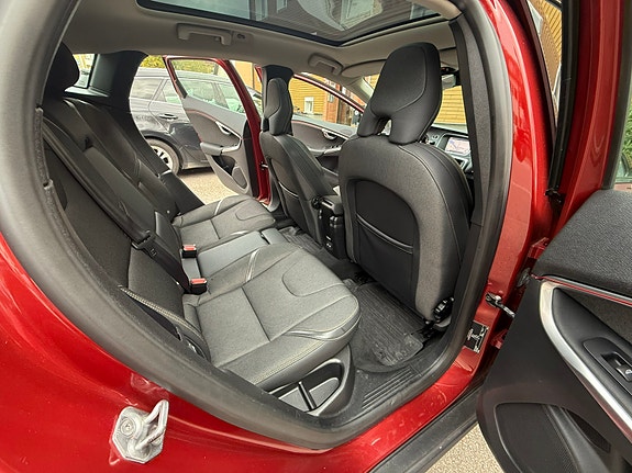 Volvo V40 Cross Country 13 of 14