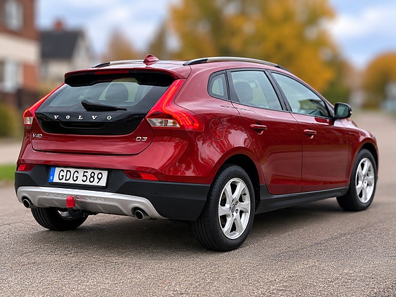 Volvo V40 Cross Country 4 of 14