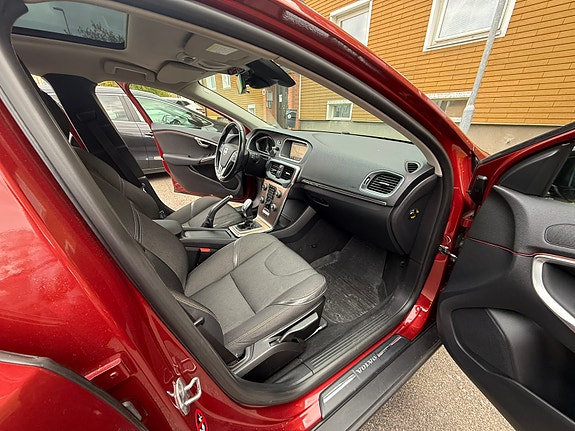 Volvo V40 Cross Country 9 of 14