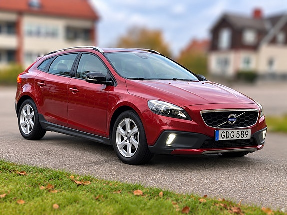 Volvo V40 Cross Country 3 of 14