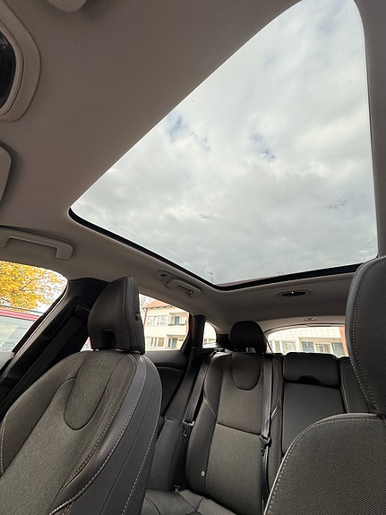 Volvo V40 Cross Country 14 of 14
