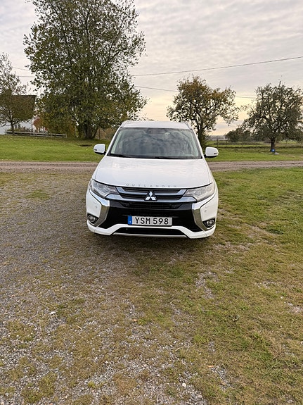 Mitsubishi Outlander 2 of 10