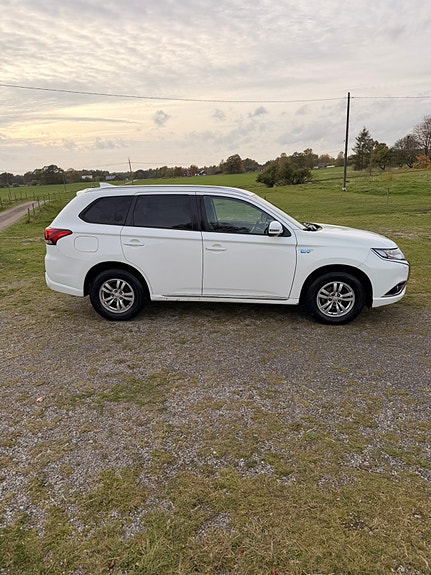 Mitsubishi Outlander 3 of 10