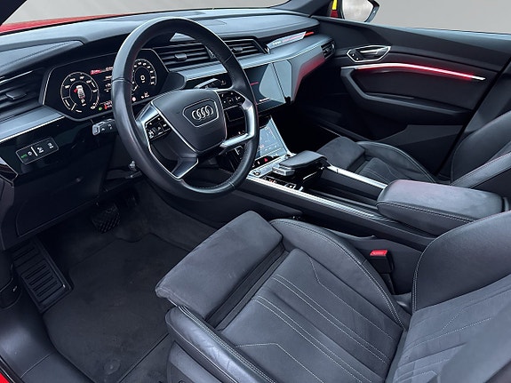 Audi Q8 e-tron 11 of 30