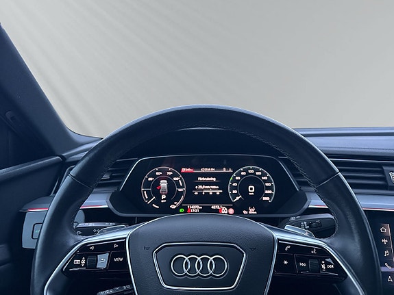 Audi Q8 e-tron 14 of 30