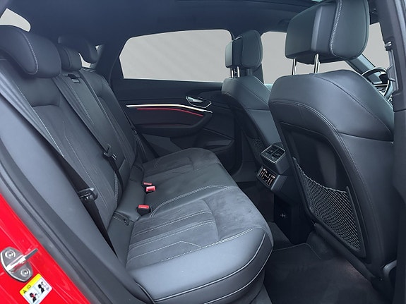 Audi Q8 e-tron 17 of 30