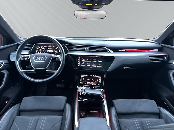 Audi Q8 e-tron 12 of 30
