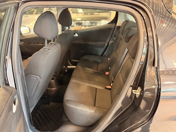 Peugeot 207 8 of 12