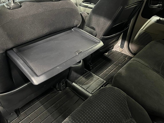 Mitsubishi Grandis 14 of 17