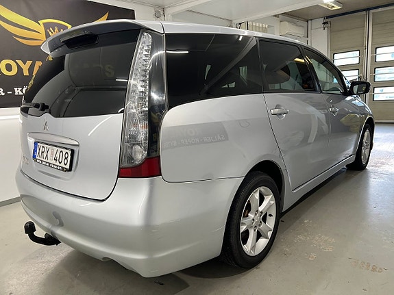 Mitsubishi Grandis 2 of 17