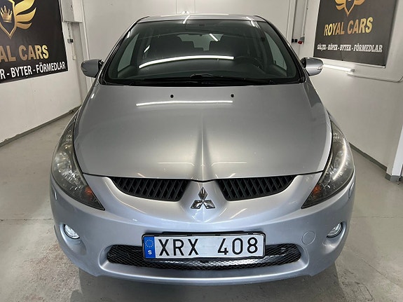 Mitsubishi Grandis 5 of 17