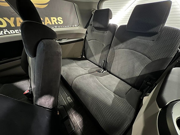 Mitsubishi Grandis 15 of 17