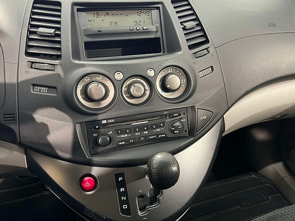 Mitsubishi Grandis 9 of 17