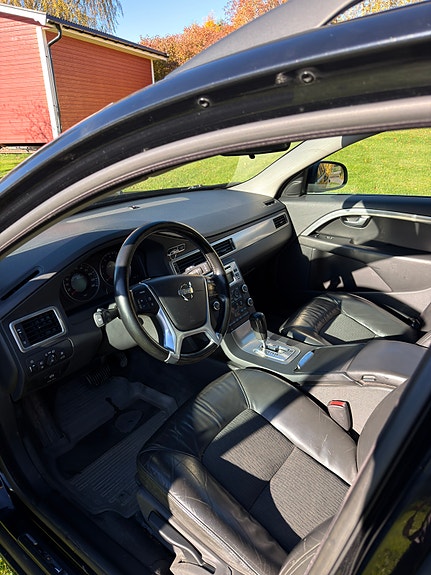 Volvo V70 7 of 13