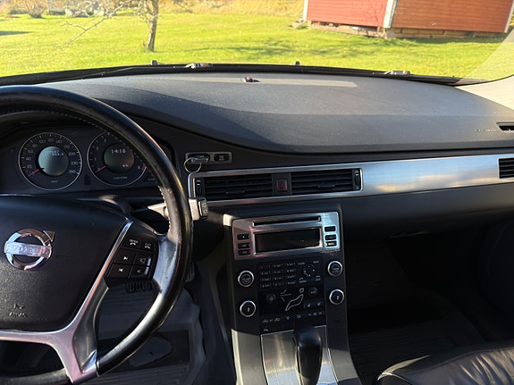 Volvo V70 8 of 13
