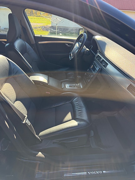 Volvo V70 11 of 13